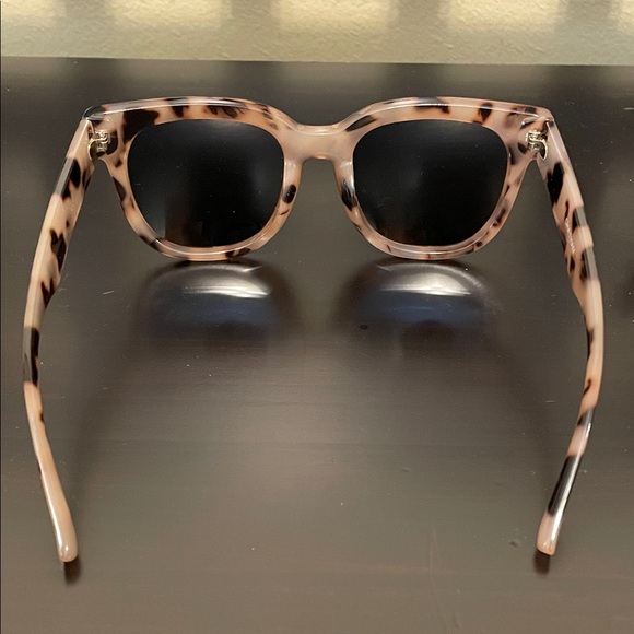 Tortoise Shell Sunglasses Set - Picture 4 of 10